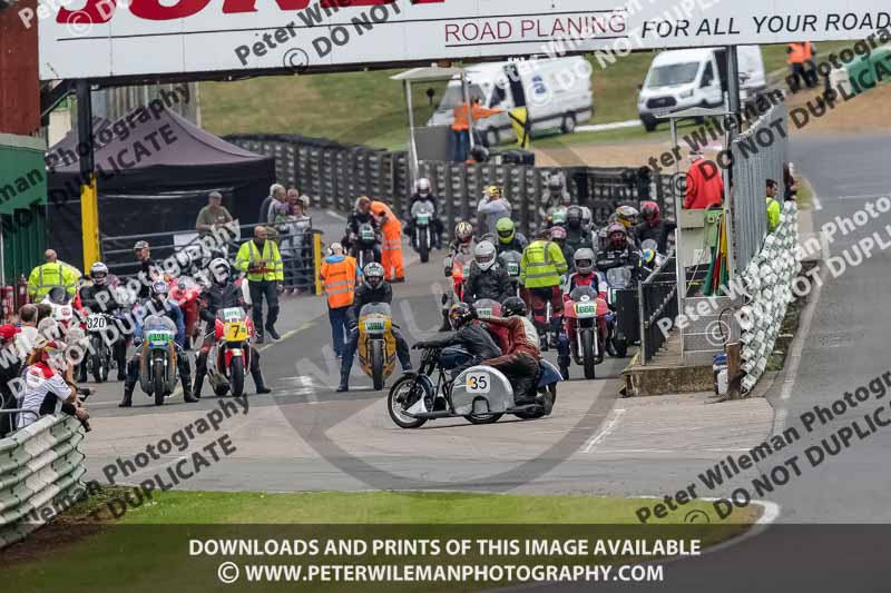Vintage motorcycle club;eventdigitalimages;mallory park;mallory park trackday photographs;no limits trackdays;peter wileman photography;trackday digital images;trackday photos;vmcc festival 1000 bikes photographs